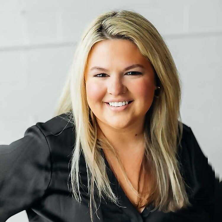 Elizabeth Pope