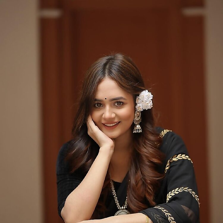 Anamika Oishe