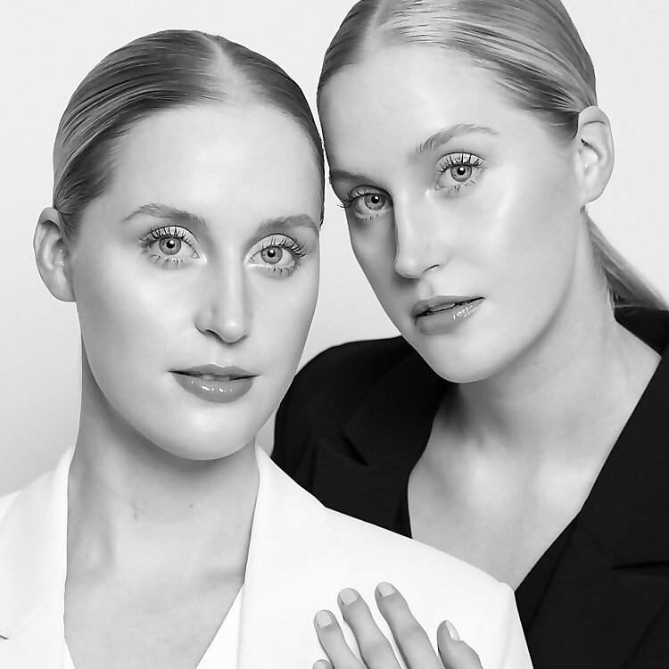 Viivi & Venla Sydänmaanlakka