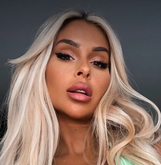 Mia