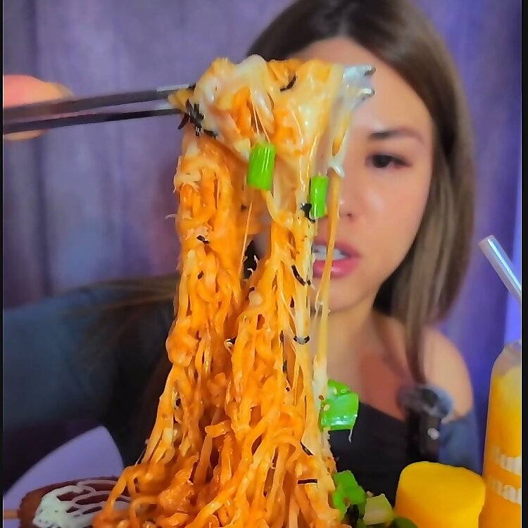 Eatwithslay