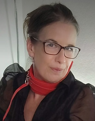 Shy Librarian 