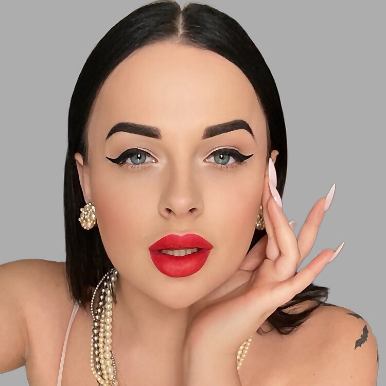  Vikki