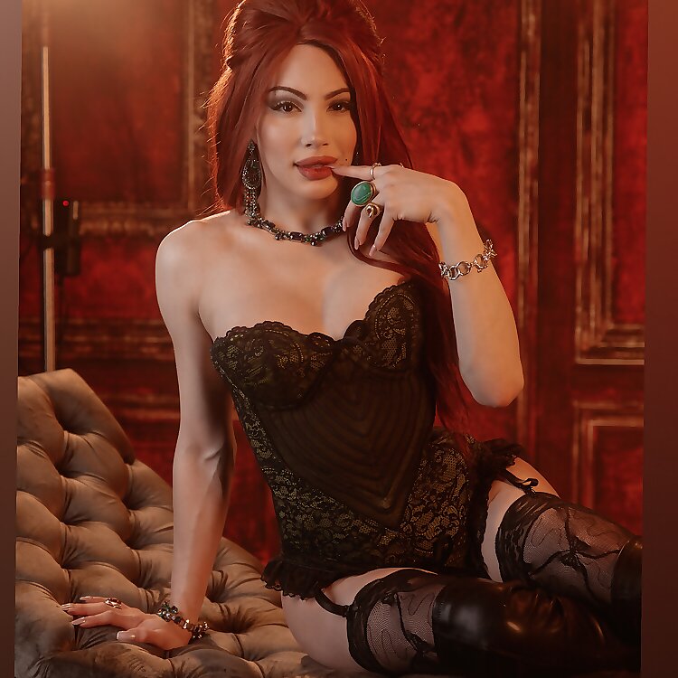 Ariel Demure