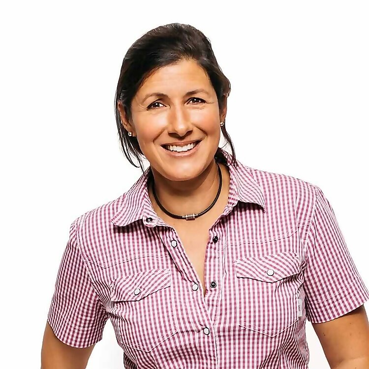  Jennifer Nawada