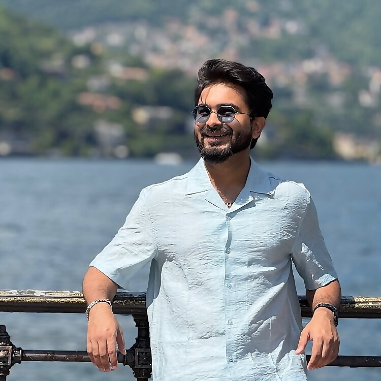 Zeeshan Khan