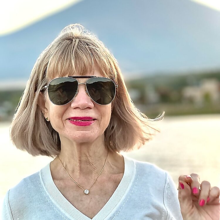 Linda Malys Yore