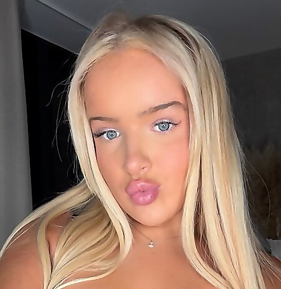 Chlo May
