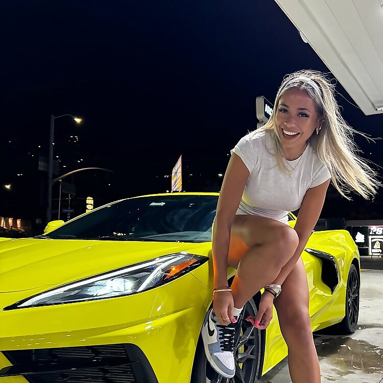 Ximena saenzz