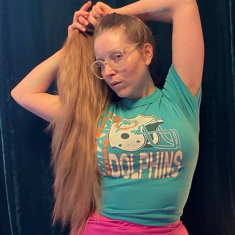 JeSsIe CaVE