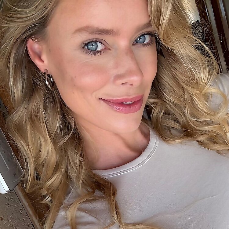 Nina Thomas