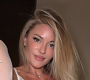 Marie Bombshell