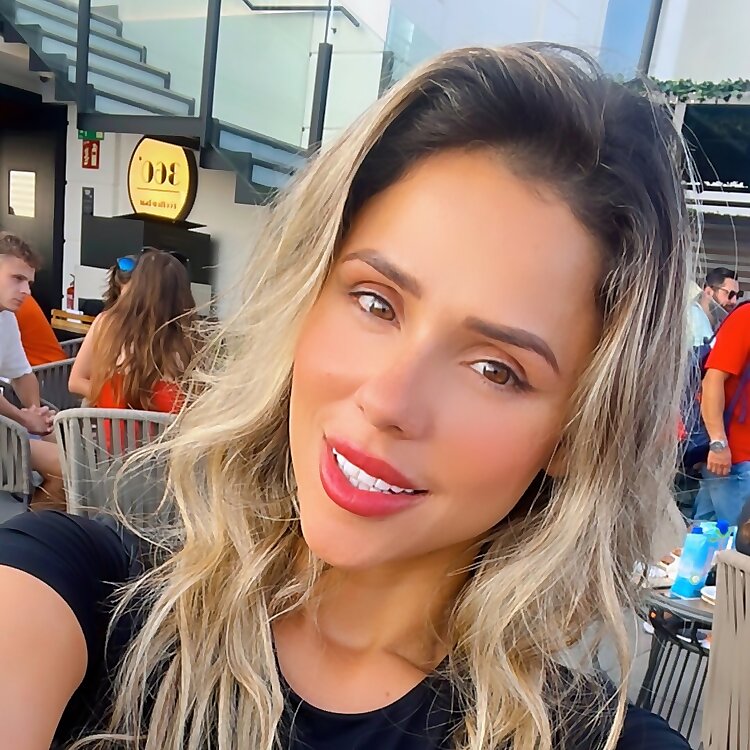 Angie Campuzano