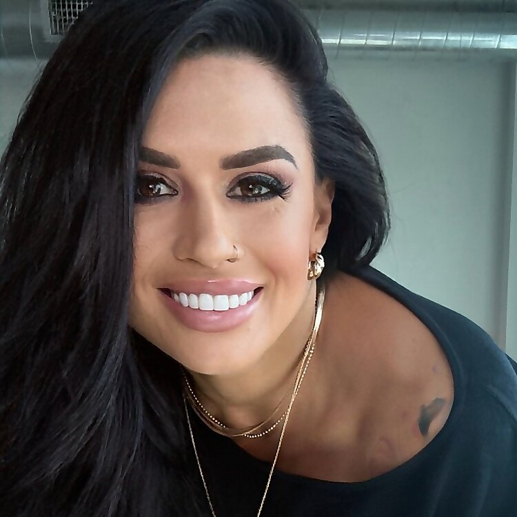 Eva Angelina
