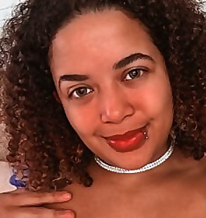 Larissa Fox
