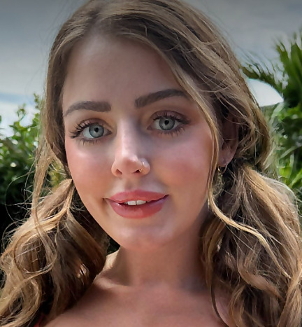 Sophie Dee 