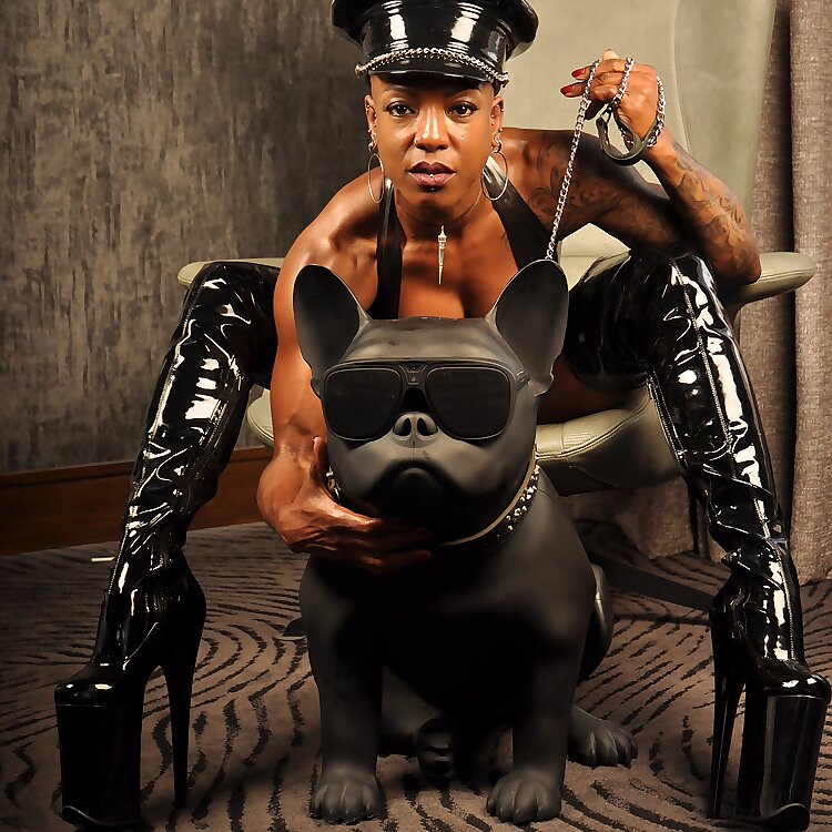 Mistress Kiana