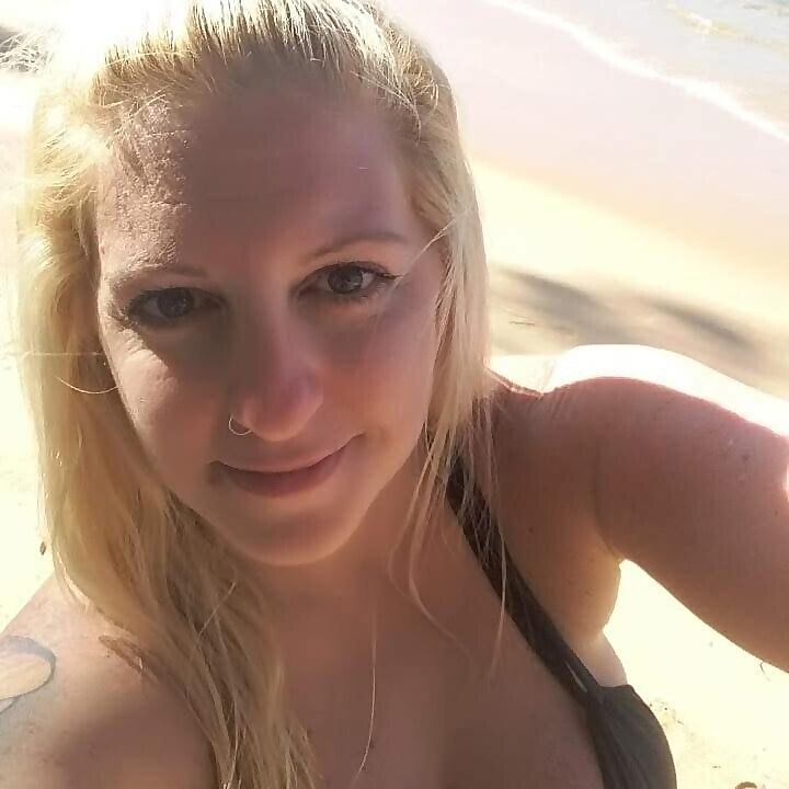 Rubia Curvy