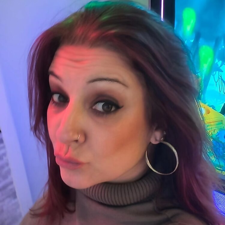 Valeria Luna