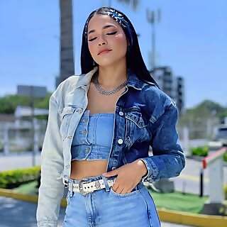 Kelly Bustamante 