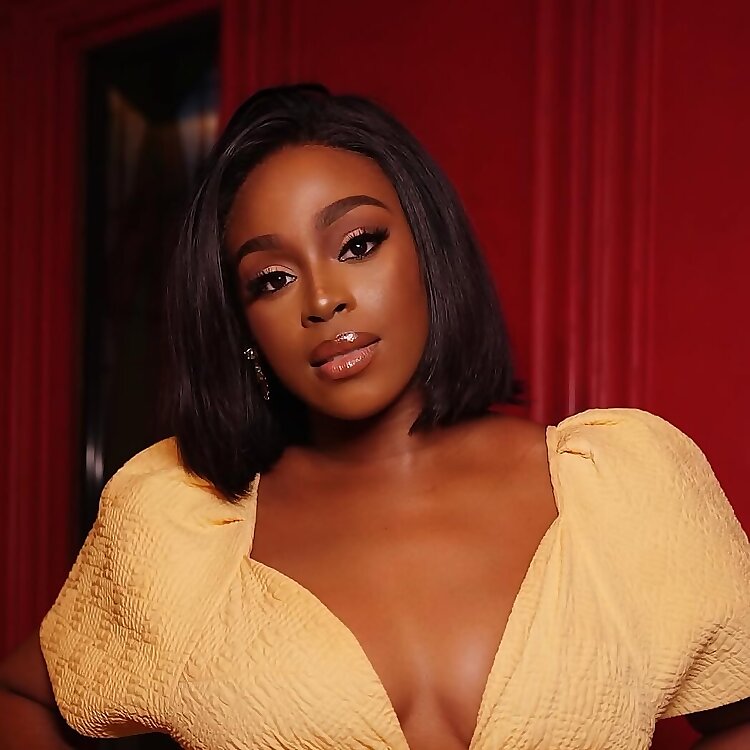 Ozinna  Zina Anumudu