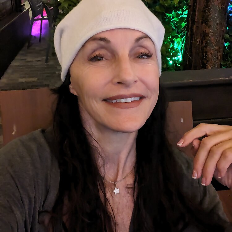 Christine Ash 