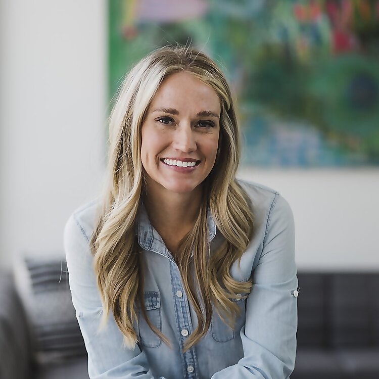 Amanda J Maxwell