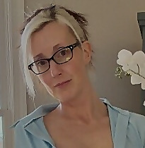 KurvyBlondeWife