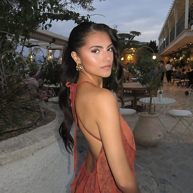 Lara Varlik