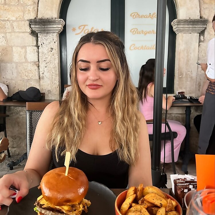 Nadia Mian
