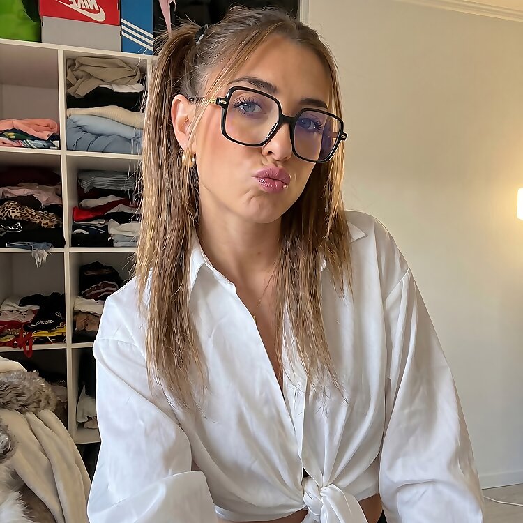 Ava