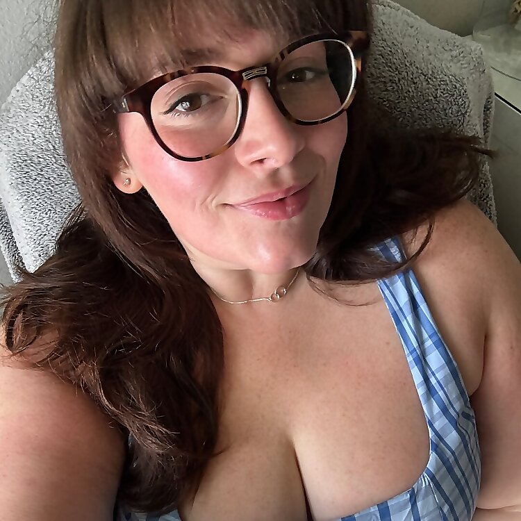 Luna Lewis