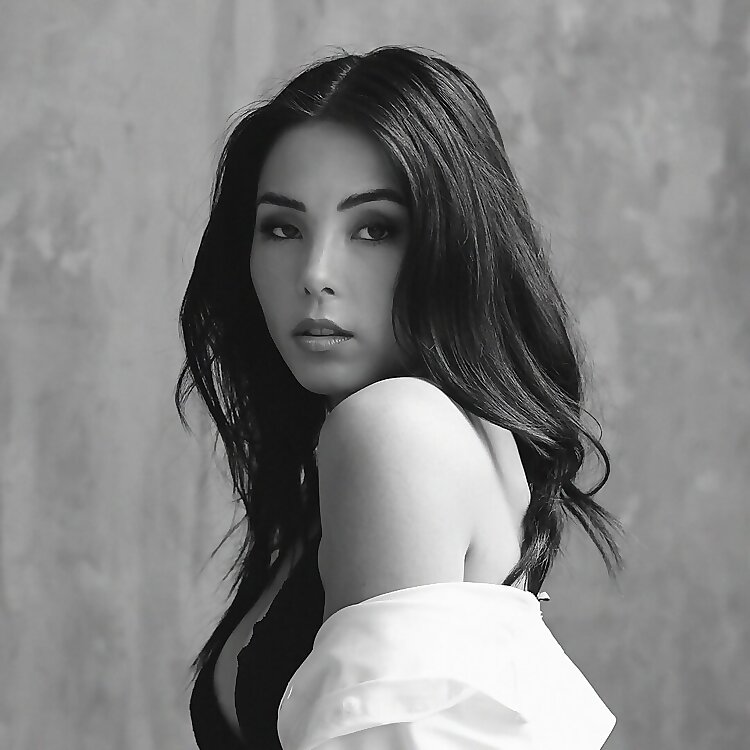 Anna Akana