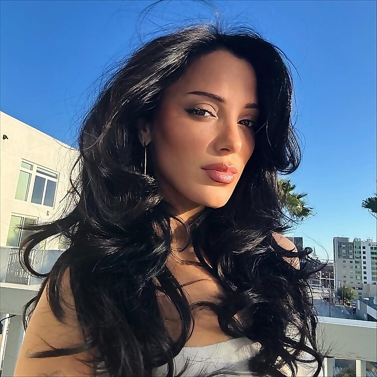 Niki Demar