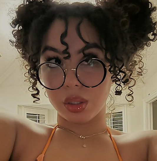 Jazlyn 