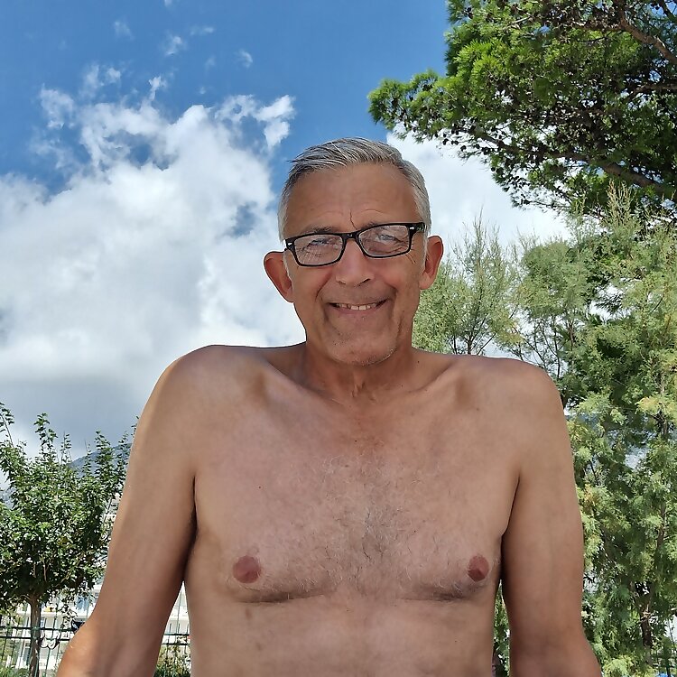 Naked Carpenter