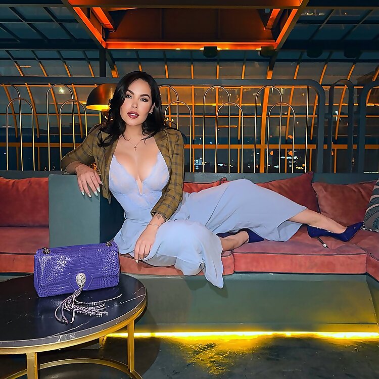 Veronica Flores