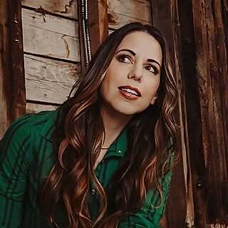 Laura Bailey