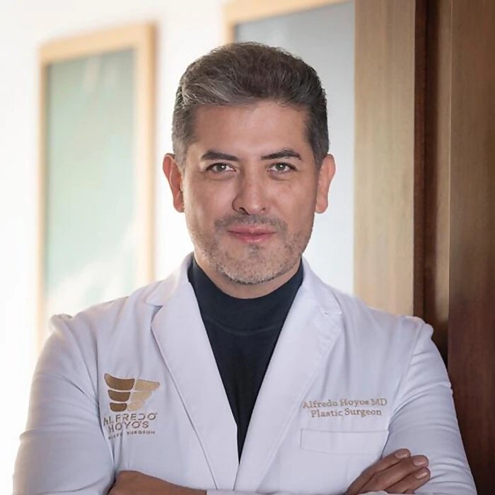 Dr.  Alfredo Hoyos