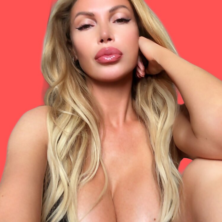 Nikki Benz