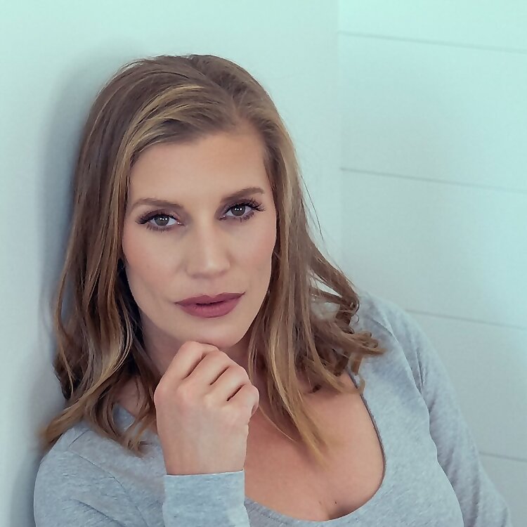 Katee Sackhoff