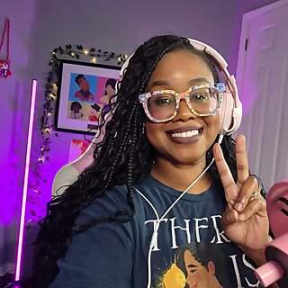 ElleDotMo
