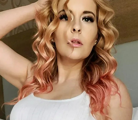 Nadia Layne 