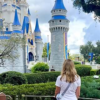 Disney Dreaming Girl