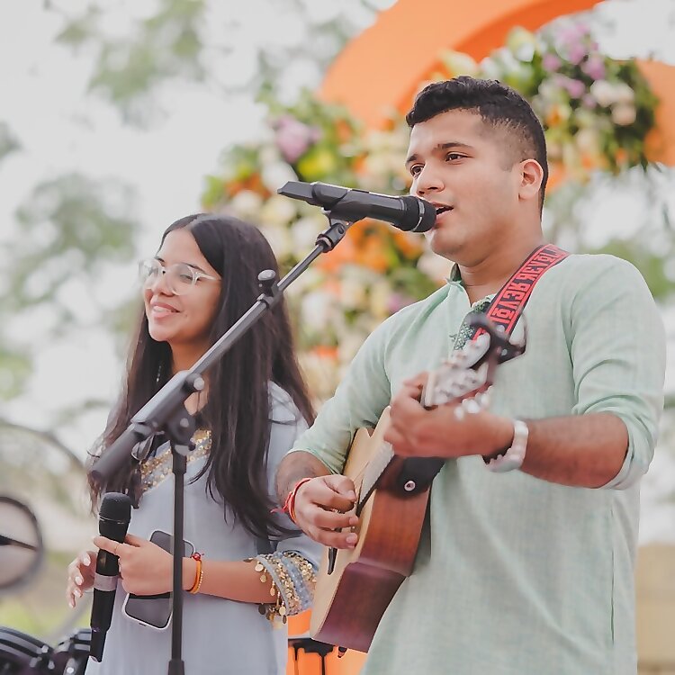 Prachi & Raghav Agarwal