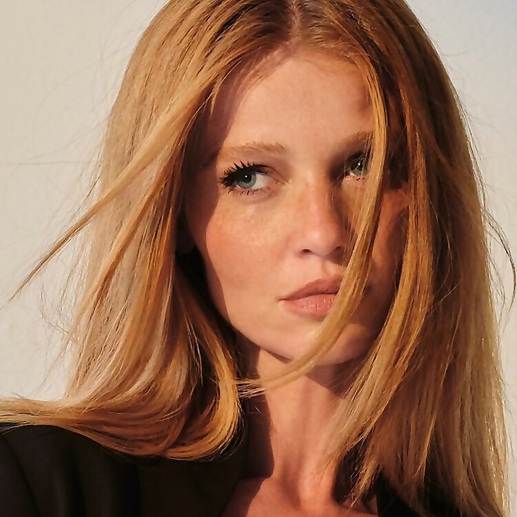 Cintia Dicker 