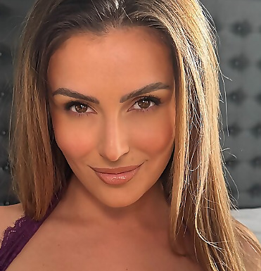 Yasmine Fox