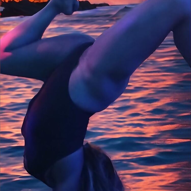 Lareina Sagittarius Ava