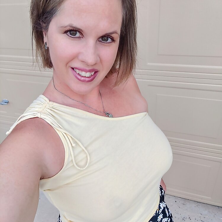 Elizabeth_Fineapple 